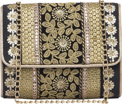 

Balee Fashions Party Pink Clutch