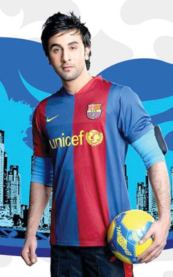 

BOLLYWOOD STAR RANVEER KAPOOR CUTE HD WALLPAPER ON FINE ART PAPER ON 24X36 LARGE PAPER Photographic Paper(36 inch X 24 inch, Rolled)