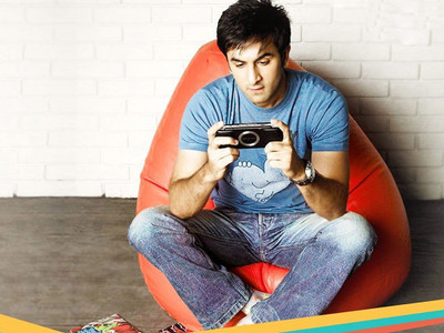 

BOLLYWOOD STAR RANVEER KAPOOR CUTE HD WALLPAPER ON FINE ART PAPER Fine Art Print(19 inch X 13 inch, Rolled)