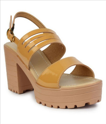 

Shoe Cloud Women Brown Wedges