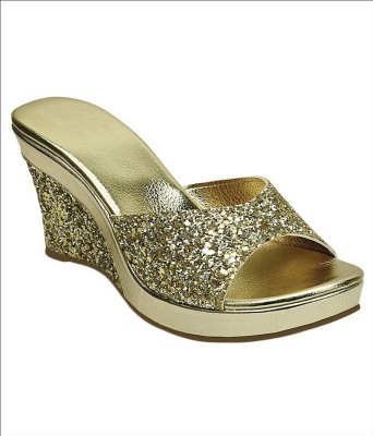 

Shoe Cloud Women Gold Wedges