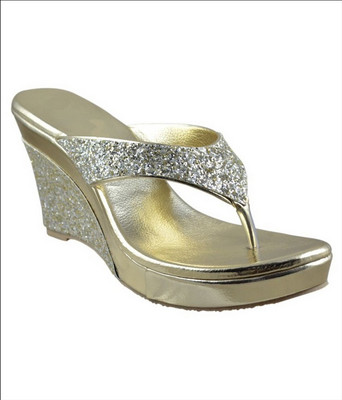 

Shoe Cloud Women Gold Wedges