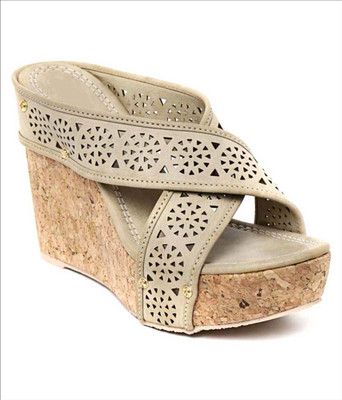 

Shoe Cloud Women Brown Wedges