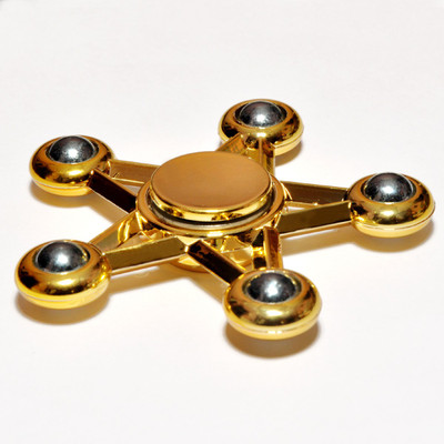 

Atarilights Star shaped |Gold color | Fidget Spinner(Gold)