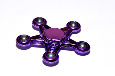 

Atarilights Star shaped |Ultra fast|Purple color | Fidget Spinner(Purple)