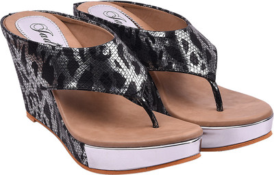 

Jade Women Black Wedges