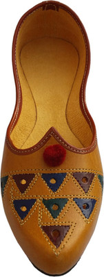 

Gunina Bags and Handicrafts Gunina Tringle Leather Jutti Jutis For Women(Brown
