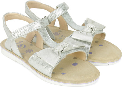

Clarks Girls Velcro Strappy Sandals(Silver, Silver leather