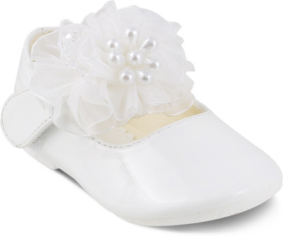 

KITTENS Girls Velcro Ballerinas(White