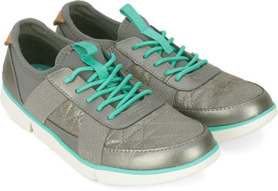 

Clarks Boys Lace Moccasins(Silver, Gun metal lea