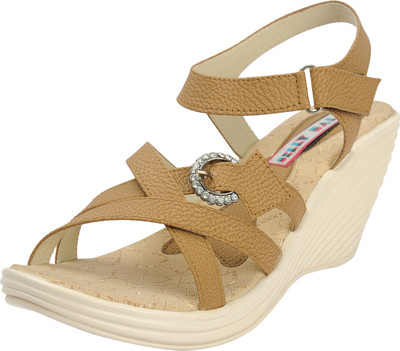 

Belly Ballot Women Tan Wedges