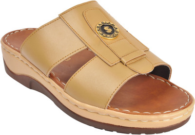 

WeDeshi Men Brown Sandals