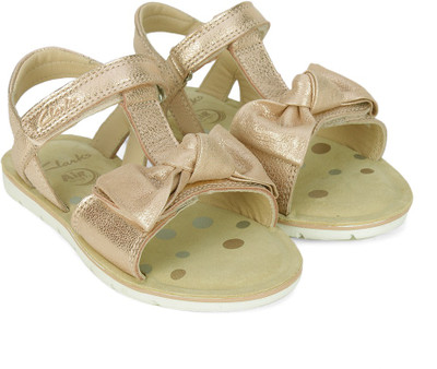 

Clarks Girls Velcro Strappy Sandals(Pink, Rose gold
