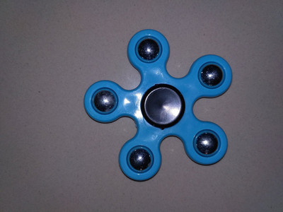 

VibeX Staked Wind Spinner(Multicolor)