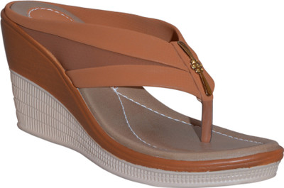 

NAV PAG Women Brown Wedges