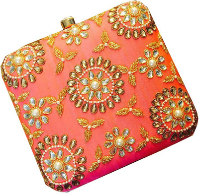 

CRAFTBAZAAR Party Pink Clutch