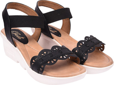 

Jade Women Black Wedges