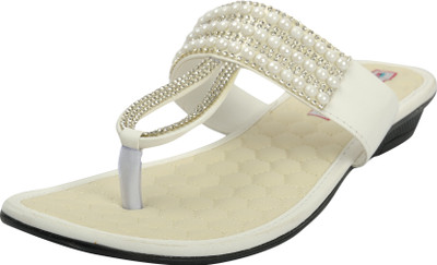 

Belly Ballot Women White Flats