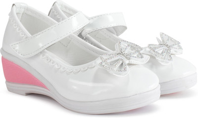 

KITTENS Girls Velcro Ballerinas(White