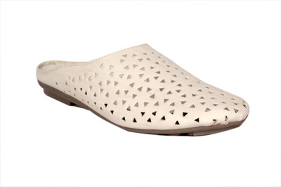 

Bora Bora Women White Flats