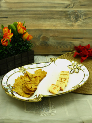 

Importwala Golden Ornate Swirl Platter Tray