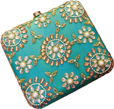 

CRAFTBAZAAR Party Green Clutch