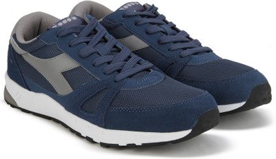 

Diadora RUN 90 Running Shoes For Men(Navy, 60024