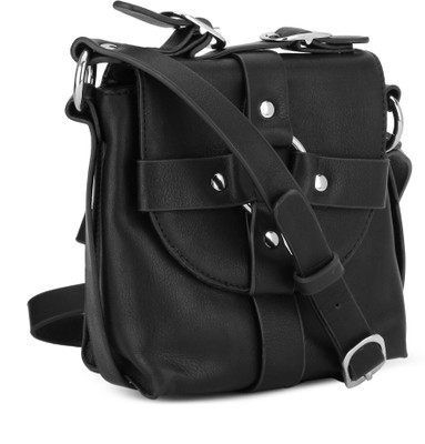 

Forever 21 Women Casual Black PU Sling Bag