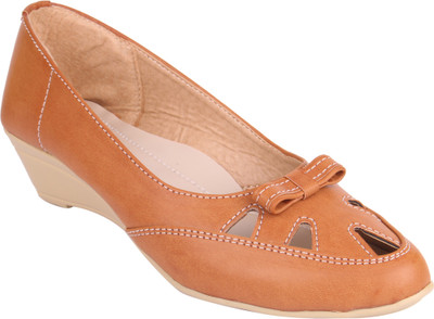 

DICY Women Beige Bellies