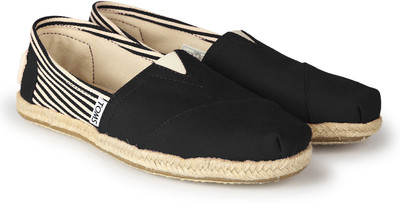 

TOMS UNIVERSITY MEN CLSC ALPRG Casuals For Men(Black, White