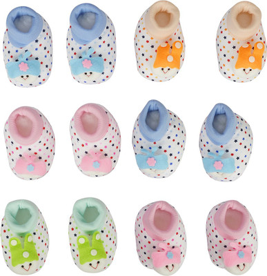

Aarushi Infant Baby Born Booties(Toe to Heel Length - 7 cm Multicolor)