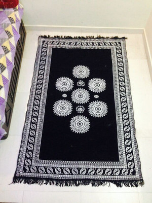 

The Fresh Livery Black Velvet Carpet(150 cm X 212 cm)