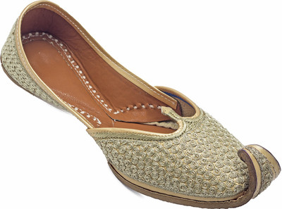 

Royal Collection Handmade Jutis For Women(Gold