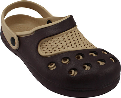 

Claptrap Men Multicolor Sandals