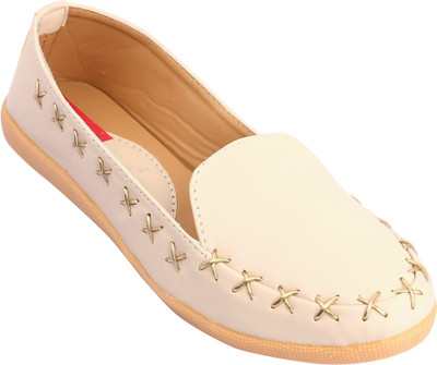 

Footrendz Women Beige Casual