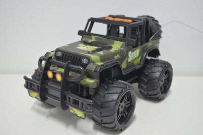 

FunBlast SUV 1:16 Hummer Monster Racing Rally Military Car High Speed with Light and Rechargeable Battery, Color May Vary(Multicolor)