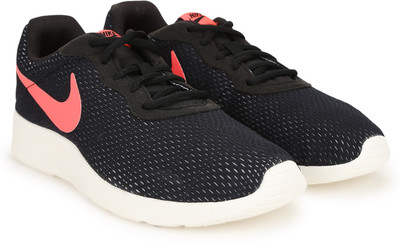 nike men's tanjun se running shoes