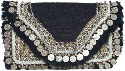 

Diwaah Party Black Clutch