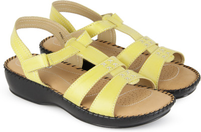 

Tiptopp by Liberty Women YELLOW Wedges