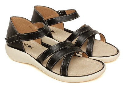 

Vendoz Women Black Flats