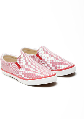 

United Colors of Benetton Casuals For Men(Red