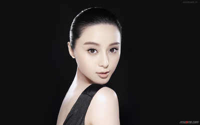 

Akhuratha Wall Poster Celebrity Fan Bingbing Actresses China Korean Actress Singer Paper Print(12 inch X 18 inch, Rolled)