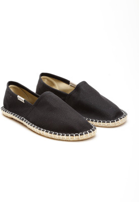 

United Colors of Benetton Casuals For Men(Black