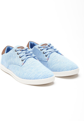 

United Colors of Benetton Casuals For Men(Blue