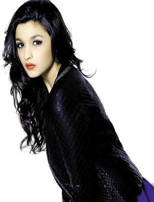 

Alia-Bhatt poster6 Paper Print(18 inch X 12 inch, Rolled)