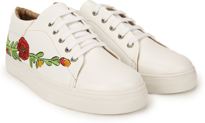

Chemistry Laceup For Women(White, Multicolour