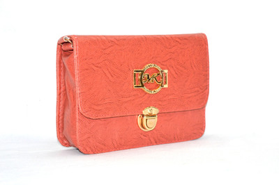 

bfu Casual Pink Clutch