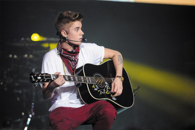 

Justin-Bieber poster3 Poster Paper Print(18 inch X 12 inch, Rolled)