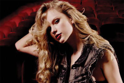 

taylor swift poster1 Poster Paper Print(18 inch X 12 inch, Rolled)