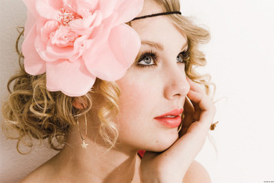 

taylor swift poster8 Poster Paper Print(18 inch X 12 inch, Rolled)